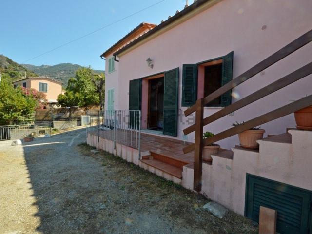 Casa di paese in vendita di 50 m² in Via della guardia