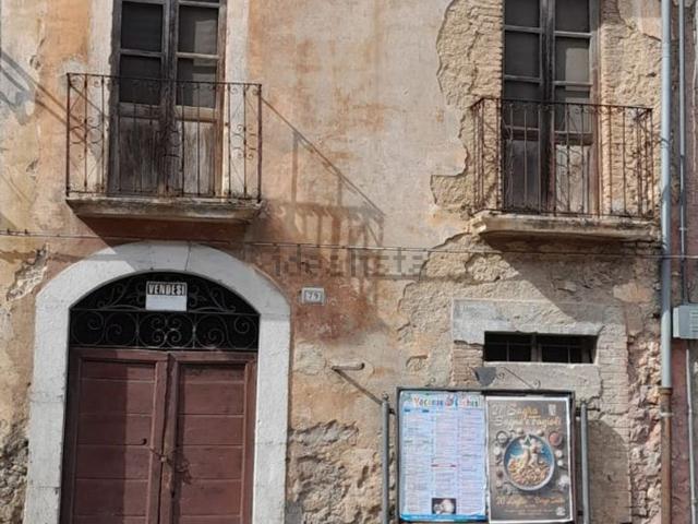 Casa di paese in vendita di 50 m² in Via Roma