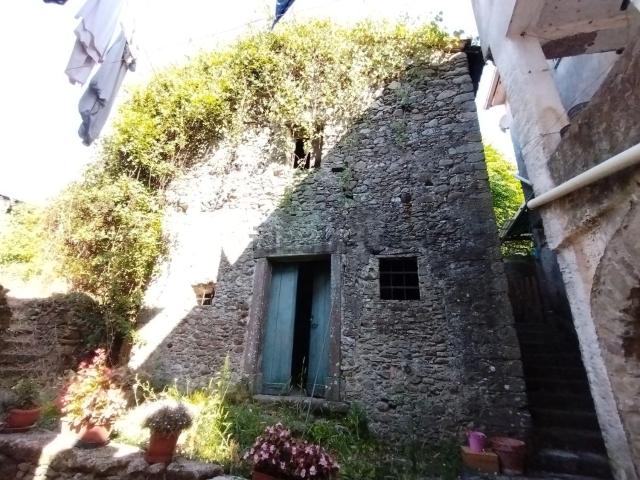 Casa di paese in vendita di 52 m² in Via Roma