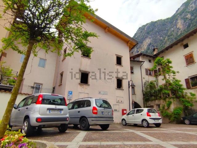 Casa di paese in vendita di 540 m² in Piazza di San Vigilio, 1
