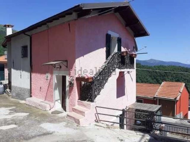 Casa di paese in vendita di 65 m² in Via San Bernardo, 2