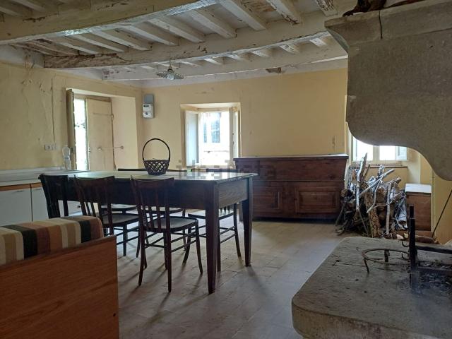 Casa di paese in vendita di 65 m² in Piazza del pino