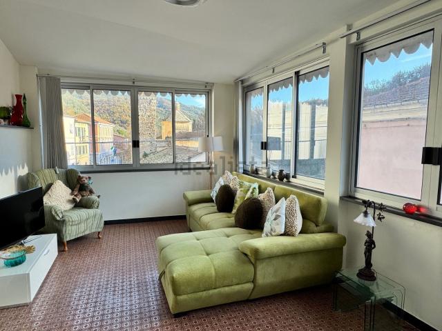 Casa di paese in vendita di 65 m² in Piazza Umberto I