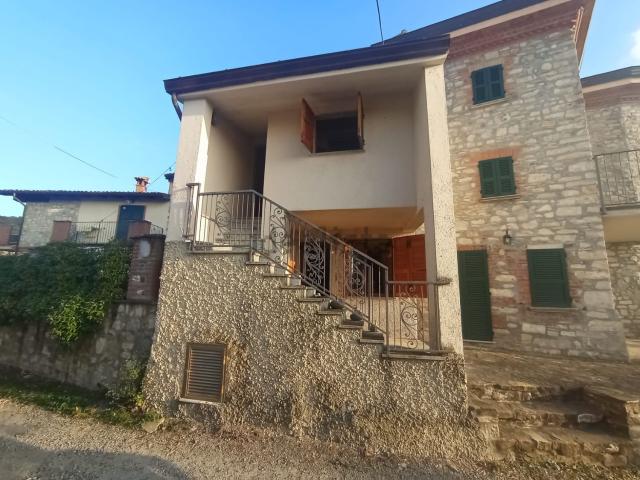 Casa di paese in vendita di 66 m²