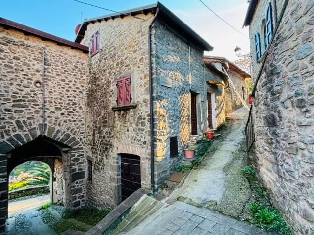 Casa di paese in vendita di 70 m² in Via borgo, 3
