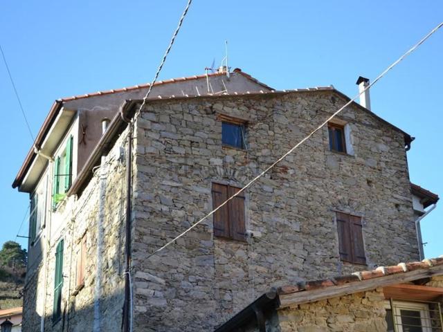 Casa di paese in vendita di 70 m² in Via San Antonio