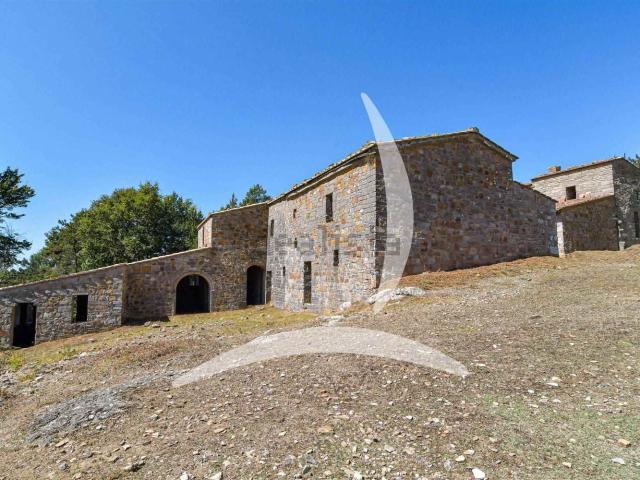 Casa di paese in vendita di 750 m²