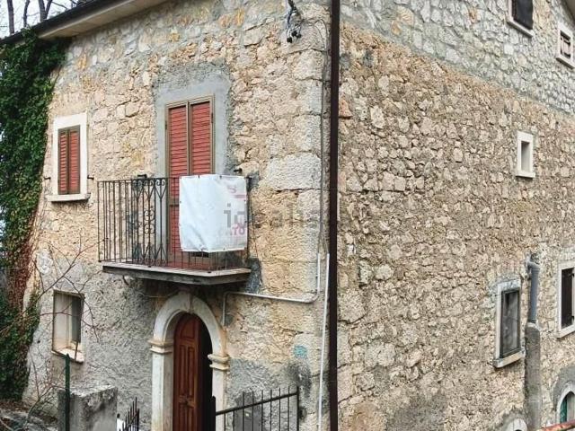 Casa di paese in vendita di 90 m² in Via 3
