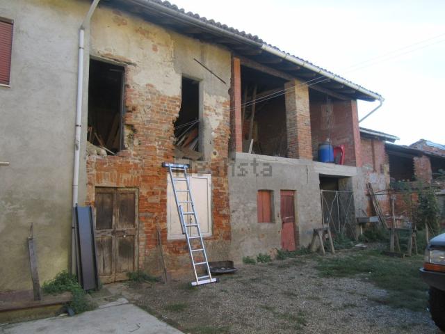 Casa di paese in vendita di 90 m² in Via San Realino