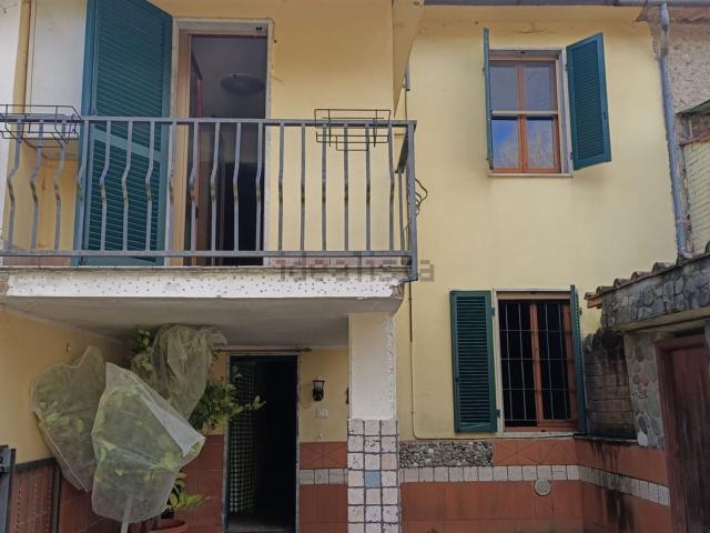 Casa di paese in vendita di 92 m² in Via del Ghiaione