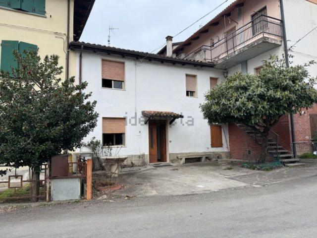 Casa di paese in vendita di 97 m² in Via Lodio, 9