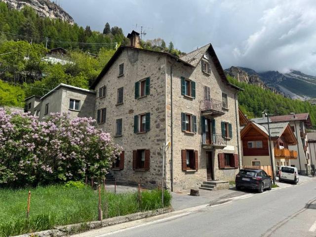Casa di prestigio di 526 mq in vendita Via 25 Aprile, 11, Isolaccia, Lombardia