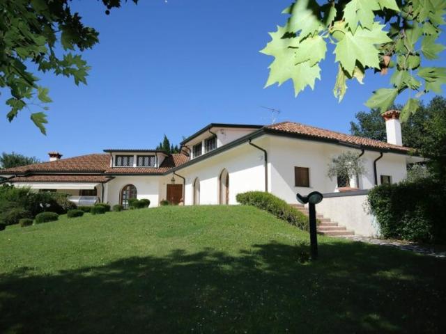 Casa di prestigio di 746 mq in vendita Fagagna, Italia