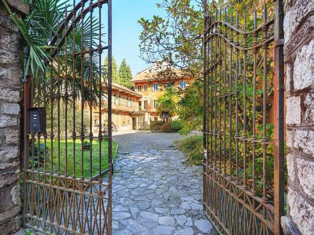 Casa di prestigio di 800 mq in vendita Via Carlo Sperati, 13, Miasino, Piemonte