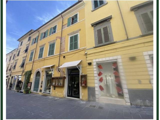 Casa di prestigio di 900 mq in vendita Via Giuseppe Mazzini, 20, Pietrasanta, Toscana