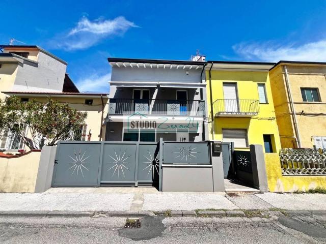 Casa di 151 mq in vendita Via Paolo Savi, Viareggio, Lucca, Toscana