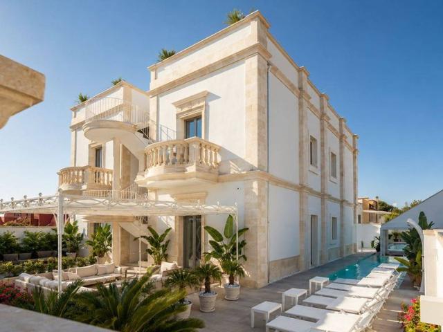 Casa di prestigio di 395 mq in vendita Via Caduti Marittimesi, 22, Diso, Lecce, Puglia