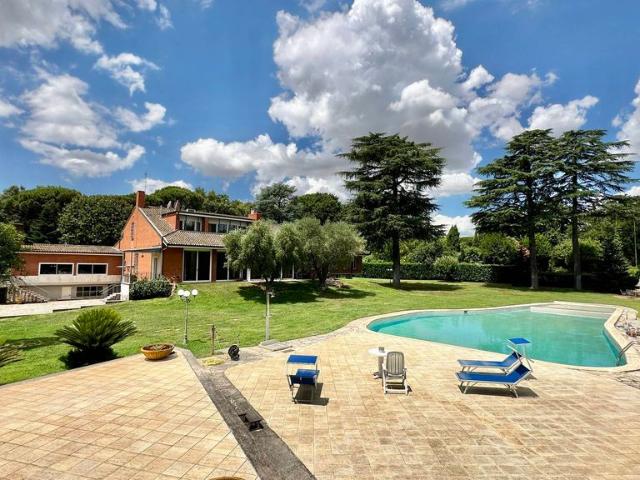 Casa di 1100 mq in vendita Largo dell'Olgiata 15, Roma, Lazio
