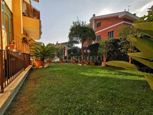 Casa di 110 mq a Axa, Palocco Roma