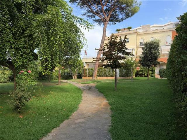 Casa di 110 mq a Fregene, Maccarese, Le Vignole Fiumicino