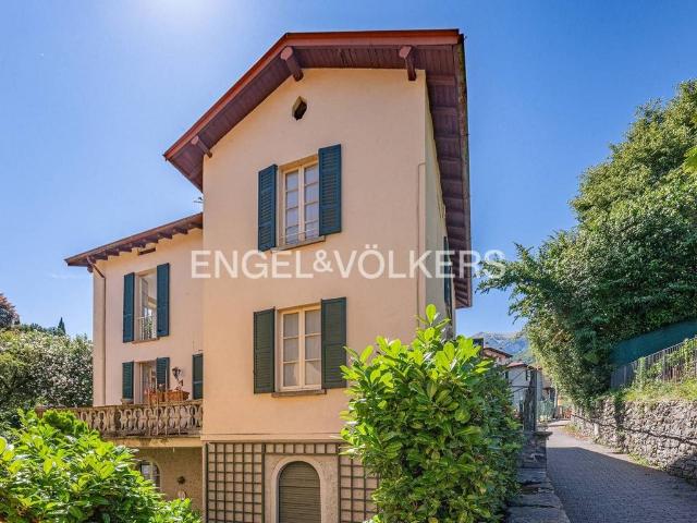 Casa di prestigio di 260 mq in vendita Griante, Italia