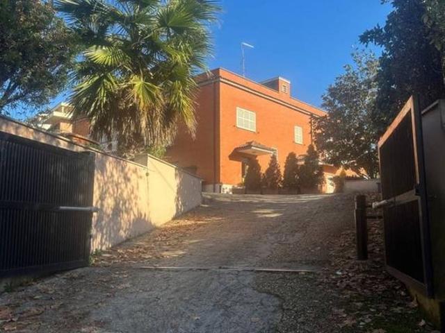 Casa di 239 mq in vendita Roma, Italia