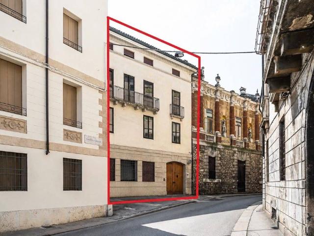 Casa di 416 mq in vendita Contra' Porton del Luzzo, 1, Vicenza, Veneto