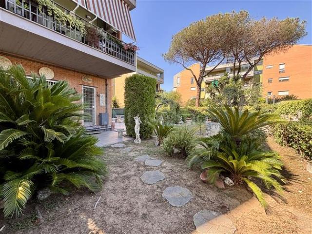 Casa di 65 mq a Axa, Casal Palocco, Infernetto Roma