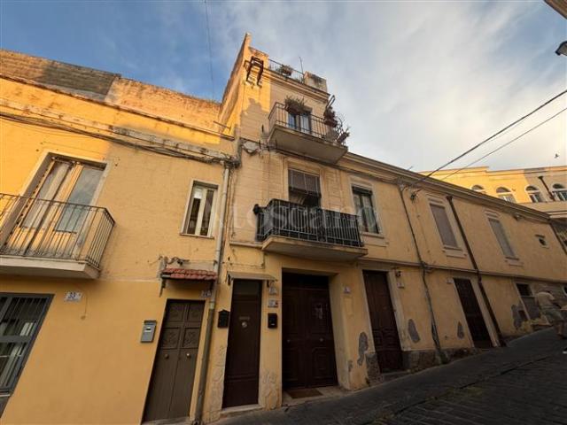Casa di 68 mq a Motta Sant'Anastasia