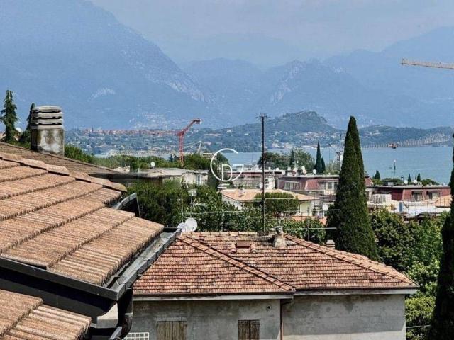 Casa di 603 mq in vendita Via Giuseppe Mazzini, Desenzano del Garda, Lombardia