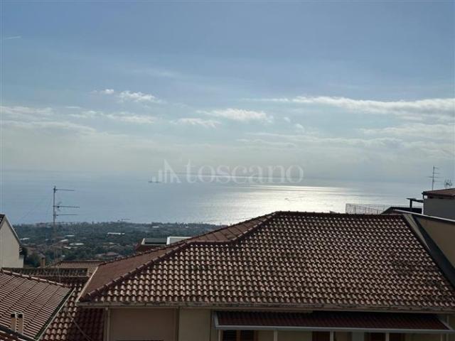 Casa di 78 mq a Centro Aci Castello