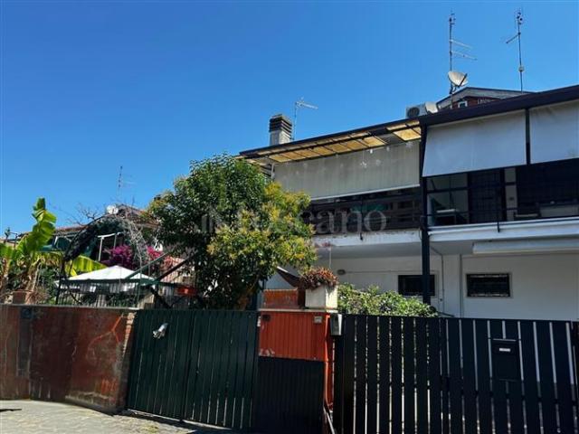 Casa di 85 mq a Axa, Casal Palocco, Infernetto Roma