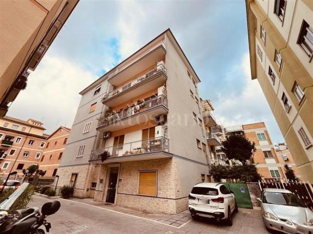Casa di 80 mq a Cassia Entro Gra, Tomba di Nerone, Grottarossa, Due Ponti Roma