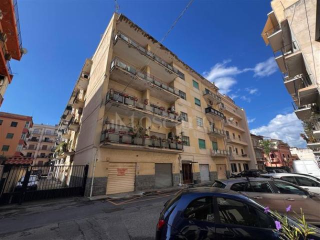 Casa di 90 mq a Ferrovieri Stadio Gebbione Sbarre Reggio di Calabria