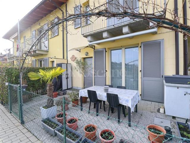 Casa di 90 mq a Montano Montano Lucino