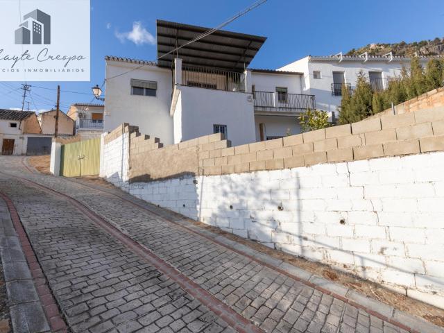 Casa dividida en dos viviendas | Posibilidad de compra conjunta o por separado | Moclín – Olivares