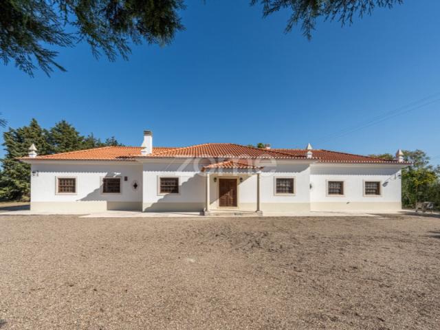 Casa do Almodolim c/ 11.280 m² de terreno | Póvoa da Isenta, Santarém