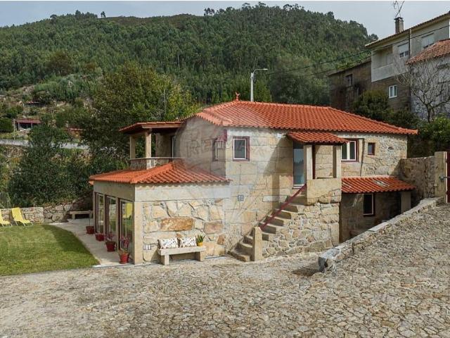 Casa do Couto | moradia rústica 0m² Cabração e Moreira do Lima