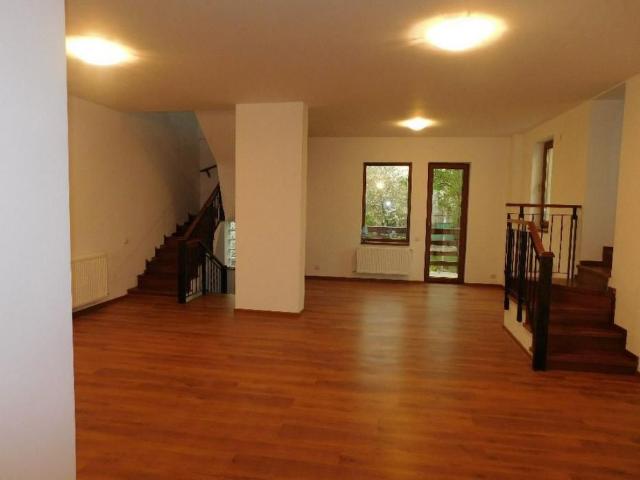 Casa,D+P+2 nivele,Aparatori Patriei,5 minute Metrou