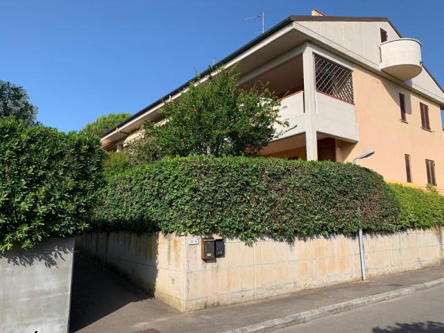 Casa Eucalipto 54 Trilocale Centrale al Primo Piano con Terrazza Pranzabile RIF. MC2 54