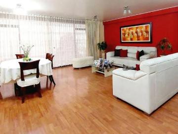 Casa excelente estado en zona cerrada La Molina
