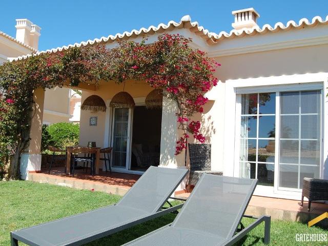 Casa em linha com 2 quartos à venda em Carvoeiro, Algarve 64m² Lagoa e Carvoeiro