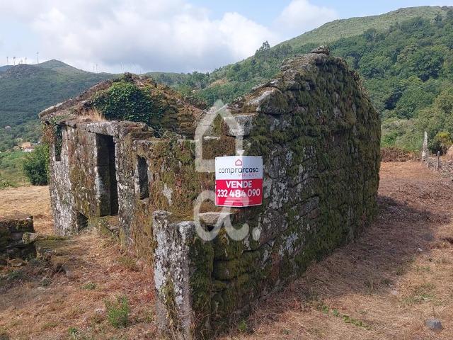 CASA EM PEDRA ALDEIA DE COVAS VOUZELA