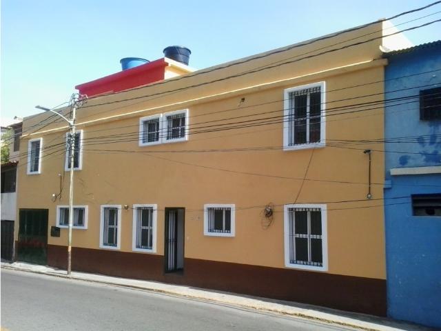 Casa en Macuto, venta o alquiler, dos niveles y terraza MG