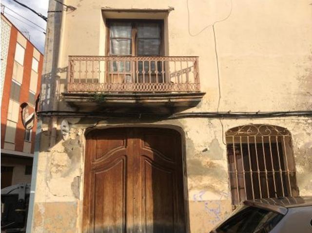CASA EN NULES