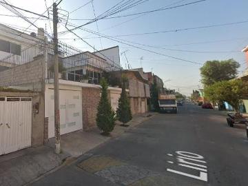 Casa en Nezahualcóyotl en Remate Bancario cerca de Plaza Jardín