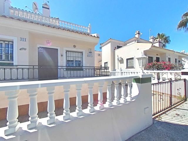 Casa en Orihuela, Alicante: Oportunidad de Recuperación