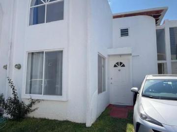 Casa en Av. Camino Real a Colima. RECIÉN REMODELADA ¡OFERTA IMPERDIBLE!