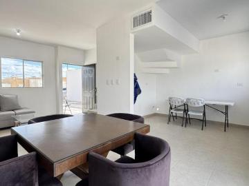 Casa en avenida principal