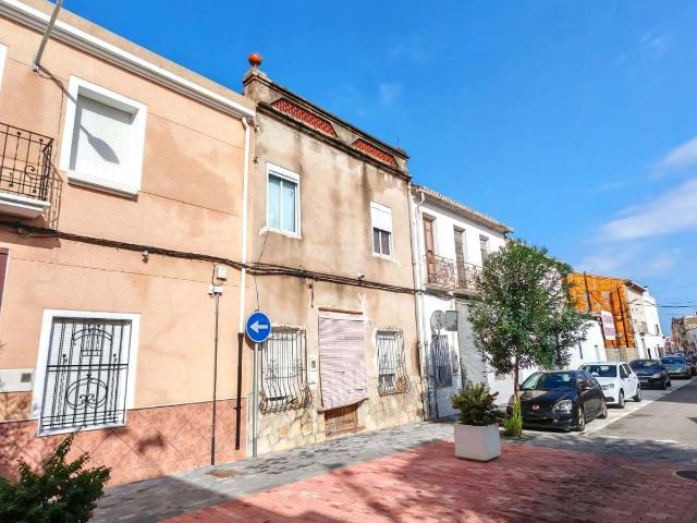 Casa en Avenida Regne De Valencia Nº 14 Beniflá Valencia – Oportunidad para inversores